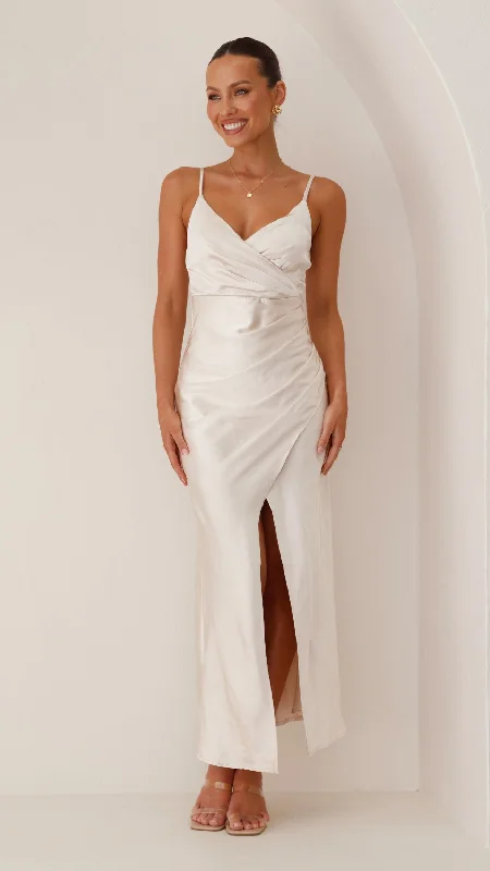 Midi dresses with empire waists for a flattering maternity option Elsa Midi Dress - Champagne Midi dresses with empire waists for a flattering maternity option Elsa Midi Dress - Champagne