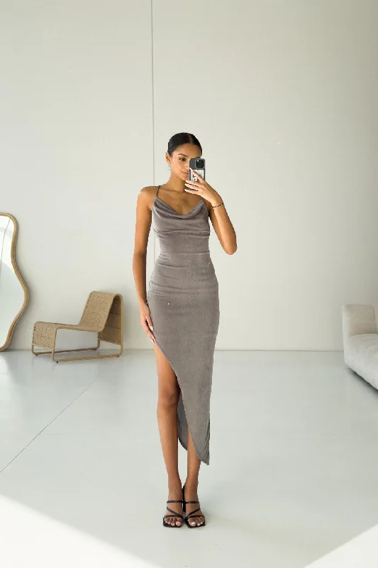 Velvet midi dresses in jewel tones for a glamorous winter event Saskia Midi Dress - Charcoal Velvet midi dresses in jewel tones for a glamorous winter event Saskia Midi Dress - Charcoal