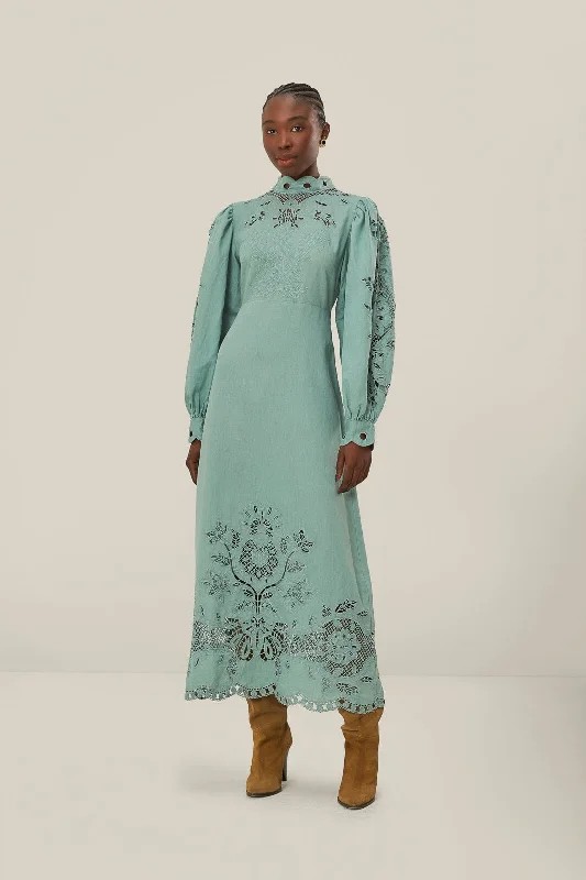 Midi dresses with gathered skirts for a full and flowing silhouette Blue Long Sleeve Midi Dress Midi dresses with gathered skirts for a full and flowing silhouette Blue Long Sleeve Midi Dress