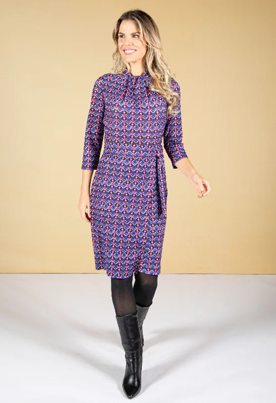 Sleeveless midi dresses with lace details for summer weddings Geo Print High Neck Dress Sleeveless midi dresses with lace details for summer weddings Geo Print High Neck Dress