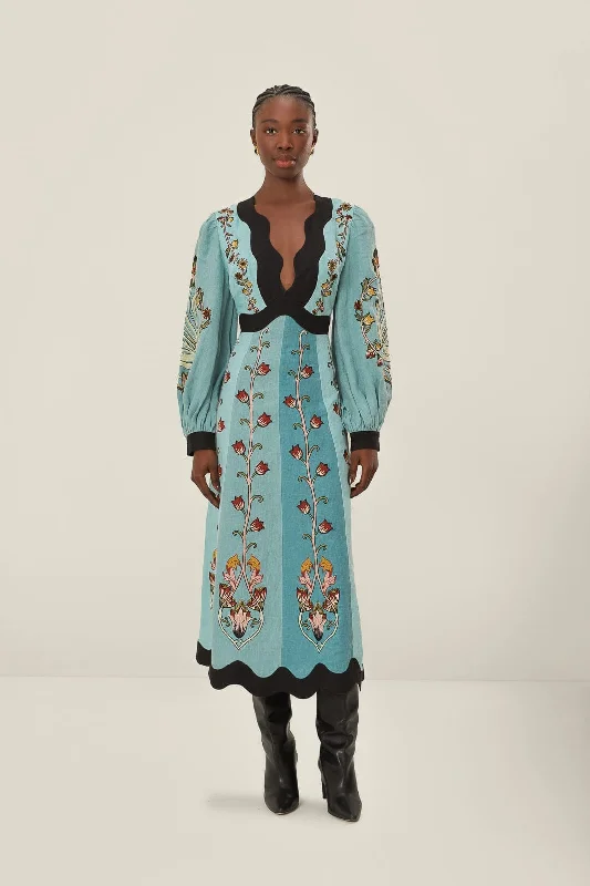 Midi dresses with keyhole backs for a flirty and unexpected detail Blue Flowing Beauty Embroidered Long Sleeve Midi Dress Midi dresses with keyhole backs for a flirty and unexpected detail Blue Flowing Beauty Embroidered Long Sleeve Midi Dress