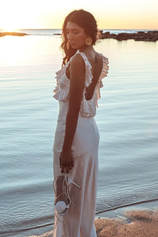 Halter Neck Women Dress to Show Off the Shoulders and NecklineAlba Frill Trim Maxi Dress White Halter Neck Women Dress to Show Off the Shoulders and NecklineAlba Frill Trim Maxi Dress White
