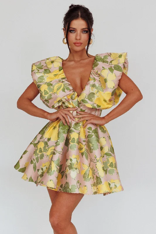 Ball Gown Women Dress with a Full Skirt for a Princess - like LookBennet Puffed Neckline Mini Dress Floral Pink/Yellow Ball Gown Women Dress with a Full Skirt for a Princess - like LookBennet Puffed Neckline Mini Dress Floral Pink/Yellow