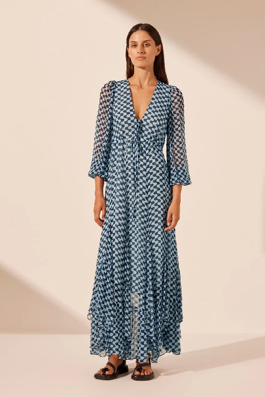 Plus Size Women Dress with a Flattering A - Line Cut for Comfort and StyleELINA LACE FRONT DRAWSTRING MAXI DRESS Plus Size Women Dress with a Flattering A - Line Cut for Comfort and StyleELINA LACE FRONT DRAWSTRING MAXI DRESS