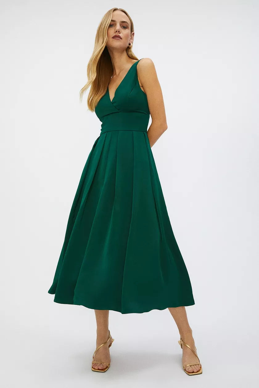Sheath Women Dress with a Tailored Fit for a Professional LookFull Skirted Satin Midi Dress Green Sheath Women Dress with a Tailored Fit for a Professional LookFull Skirted Satin Midi Dress Green