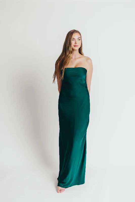 Ruffled Women Dress with Multiple Layers for a Playful and Girly StyleGoing Out Strapless Bias Cut Maxi Dress in Hunter Green Ruffled Women Dress with Multiple Layers for a Playful and Girly StyleGoing Out Strapless Bias Cut Maxi Dress in Hunter Green