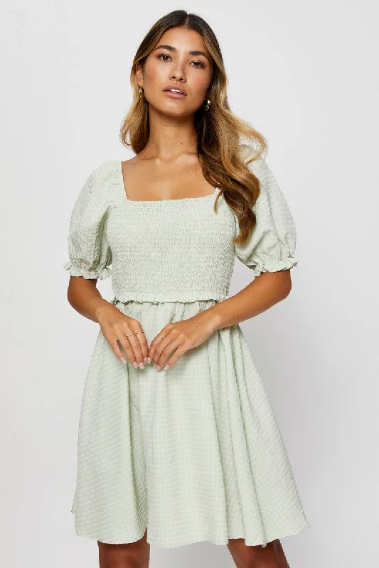 Pleated Women Dress with a Timeless and Elegant TextureGreen Fit And Flare Dress Short Sleeve Square Neck Pleated Women Dress with a Timeless and Elegant TextureGreen Fit And Flare Dress Short Sleeve Square Neck