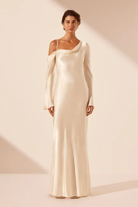 Wrap - Style Women Dress with Adjustable Fit for All Body TypesLA LUNE ASYMMETRICAL LONG SLEEVE MAXI DRESS - CREAM Wrap - Style Women Dress with Adjustable Fit for All Body TypesLA LUNE ASYMMETRICAL LONG SLEEVE MAXI DRESS - CREAM