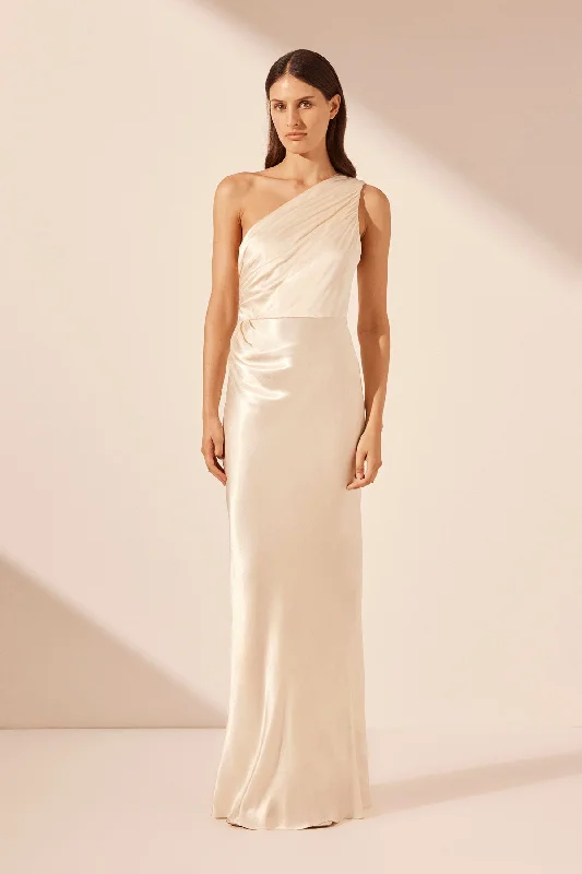 Sleeveless Women Dress in Bright Colors for Summer PartiesLA LUNE GATHERED ONE SHOULDER MAXI DRESS - CREAM Sleeveless Women Dress in Bright Colors for Summer PartiesLA LUNE GATHERED ONE SHOULDER MAXI DRESS - CREAM