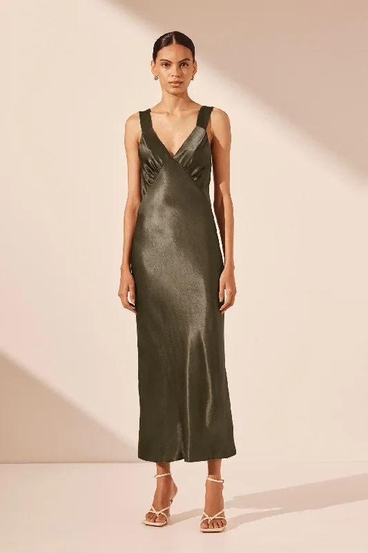 Wrap - Style Women Dress with Adjustable Fit for All Body TypesLA LUNE PLUNGED MIDI DRESS - FOREST Wrap - Style Women Dress with Adjustable Fit for All Body TypesLA LUNE PLUNGED MIDI DRESS - FOREST