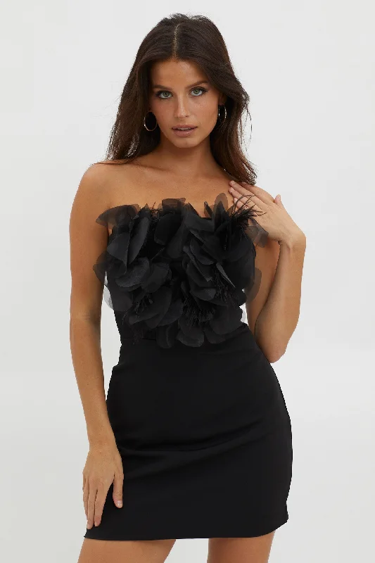 Long - Sleeve Women Dress in Velvet for a Luxurious Winter LookMagic At Night Embellished Bodice Dress Black Long - Sleeve Women Dress in Velvet for a Luxurious Winter LookMagic At Night Embellished Bodice Dress Black