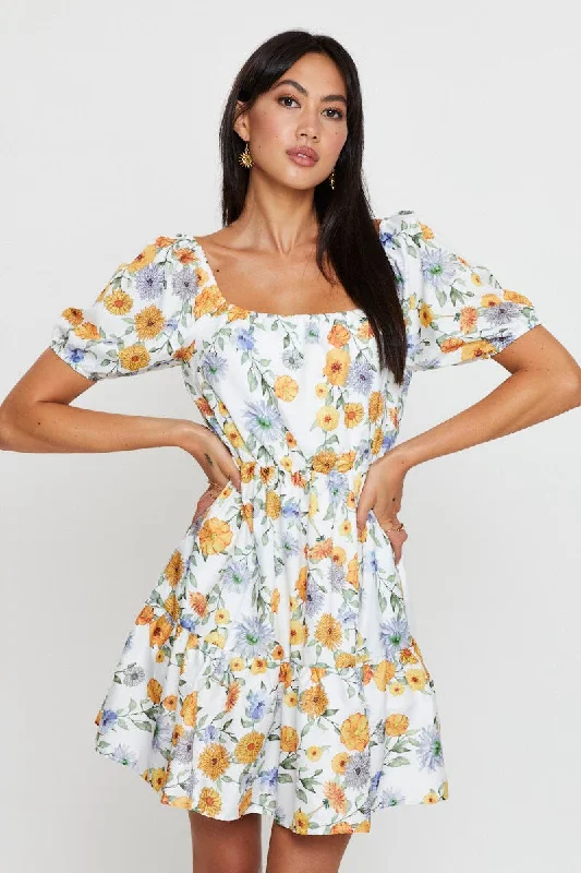 Halter Neck Women Dress to Show Off the Shoulders and NecklinePrint Fit And Flare Dress Short Sleeve Square Neck Halter Neck Women Dress to Show Off the Shoulders and NecklinePrint Fit And Flare Dress Short Sleeve Square Neck