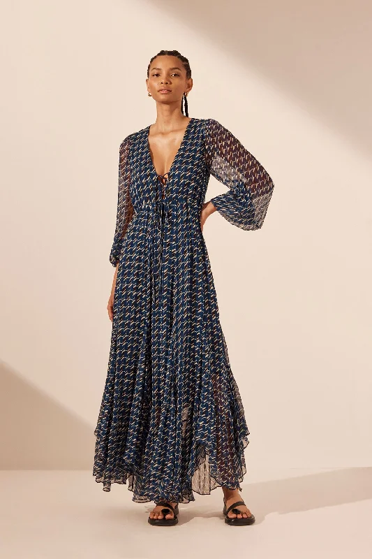 Mini Women Dress with a Short Hem for a Young and Trendy StyleRENATA LACE FRONT DRAWSTRING MAXI DRESS Mini Women Dress with a Short Hem for a Young and Trendy StyleRENATA LACE FRONT DRAWSTRING MAXI DRESS