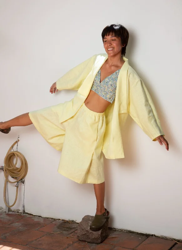 Women's trench coats with a removable belt for customizable stylingSunshine Collar Wrap Pocket Jacket in Light Yellow Women's trench coats with a removable belt for customizable stylingSunshine Collar Wrap Pocket Jacket in Light Yellow