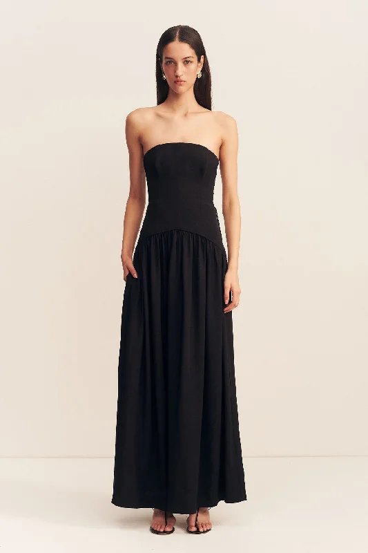 Shift Women Dress with a Simple and Classic Design for Everyday WearVENTO LACE UP STRAPLESS MAXI DRESS - BLACK Shift Women Dress with a Simple and Classic Design for Everyday WearVENTO LACE UP STRAPLESS MAXI DRESS - BLACK