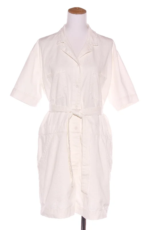 Halter Neck Women Dress to Show Off the Shoulders and Neckline Halter Neck Women Dress to Show Off the Shoulders and Neckline ASSEMBLY LABEL - White denim playsuit! 14-16 Halter Neck Women Dress to Show Off the Shoulders and Neckline Halter Neck Women Dress to Show Off the Shoulders and Neckline ASSEMBLY LABEL - White denim playsuit! 14-16