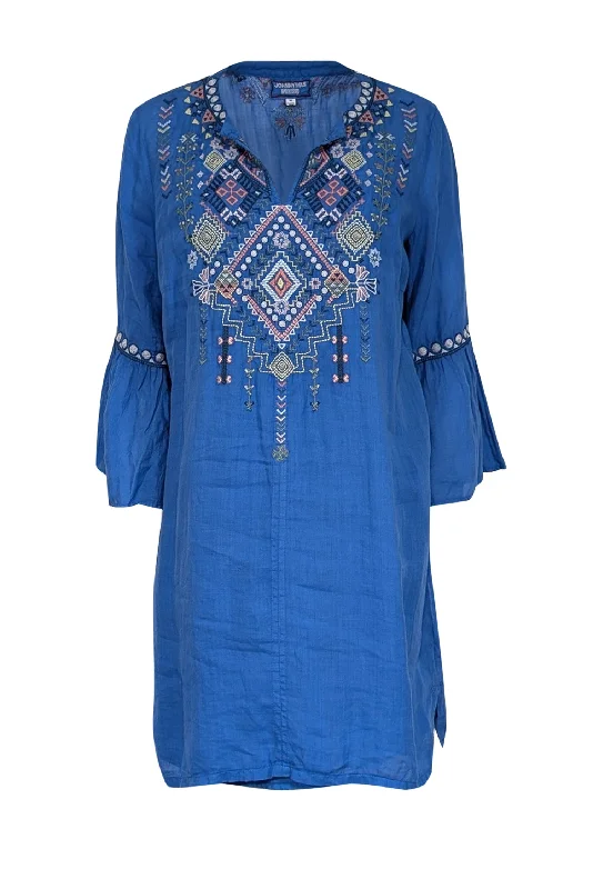 Maxi Women Dress with Floral Print for a Bohemian Vibe Maxi Women Dress with Floral Print for a Bohemian Vibe Johnny Was - Blue Embroidered Tunic Dress Sz M Maxi Women Dress with Floral Print for a Bohemian Vibe Maxi Women Dress with Floral Print for a Bohemian Vibe Johnny Was - Blue Embroidered Tunic Dress Sz M