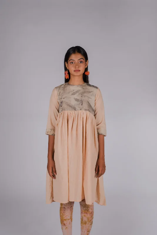 Maxi Women Dress with Floral Print for a Bohemian Vibe Maxi Women Dress with Floral Print for a Bohemian Vibe PAKHI DRESS Maxi Women Dress with Floral Print for a Bohemian Vibe Maxi Women Dress with Floral Print for a Bohemian Vibe PAKHI DRESS