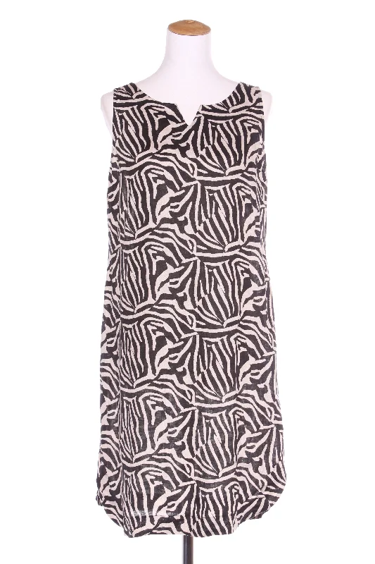 Empire Waist Women Dress to Accentuate the Bust and Conceal the Waist Empire Waist Women Dress to Accentuate the Bust and Conceal the Waist TO-A-T (NZ) Linen zebra print shift dress! 10 Empire Waist Women Dress to Accentuate the Bust and Conceal the Waist Empire Waist Women Dress to Accentuate the Bust and Conceal the Waist TO-A-T (NZ) Linen zebra print shift dress! 10