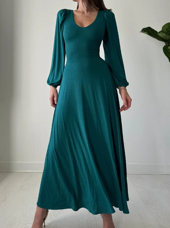 Maxi dresses with pocket details for added functionalityBrooke Dress