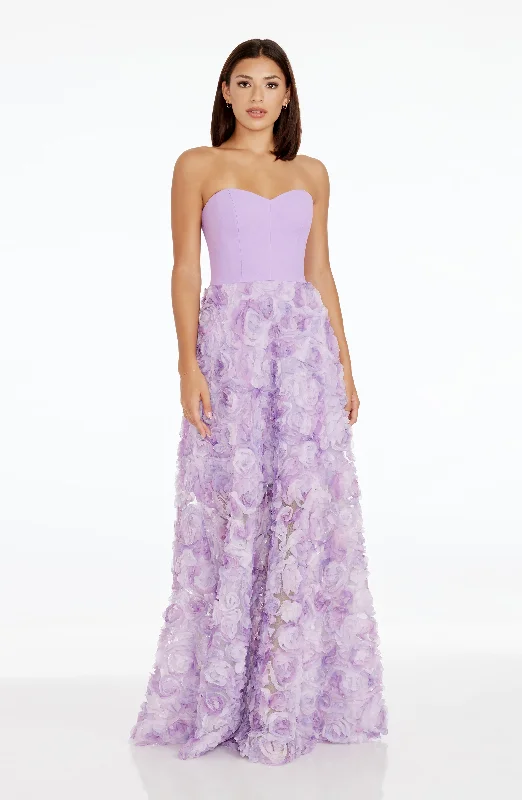 Maxi dresses with thin spaghetti straps for a delicate and feminine feelAudrina Gown Maxi dresses with thin spaghetti straps for a delicate and feminine feelAudrina Gown