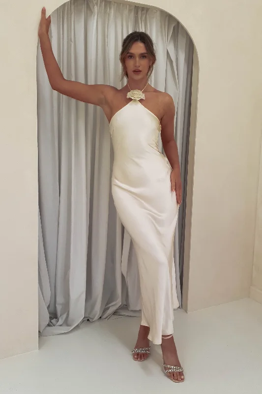 Maxi dresses with thin spaghetti straps for a delicate and feminine feelHeather Soft Satin Maxi Dress | Champagne Maxi dresses with thin spaghetti straps for a delicate and feminine feelHeather Soft Satin Maxi Dress | Champagne