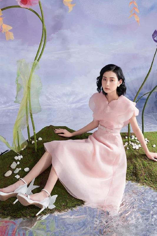 Midi dresses with gathered skirts for a full and flowing silhouetteHilary A-line Pegged Shoulder Organza Midi Dress Midi dresses with gathered skirts for a full and flowing silhouetteHilary A-line Pegged Shoulder Organza Midi Dress