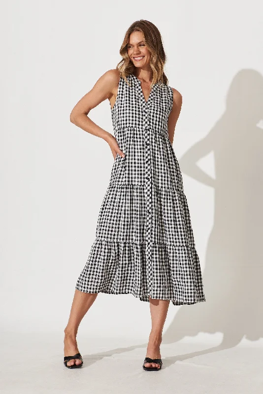 Midi dresses with patchwork patterns for a one - of - a - kind styleJolly Midi Smock Dress In Black Gingham Check Cotton Blend Midi dresses with patchwork patterns for a one - of - a - kind styleJolly Midi Smock Dress In Black Gingham Check Cotton Blend
