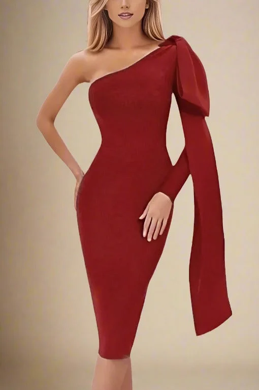 Midi dresses with halter necks for a stylish and comfortable optionLela Long Sleeve Bandage Midi Dress - Lipstick Red Midi dresses with halter necks for a stylish and comfortable optionLela Long Sleeve Bandage Midi Dress - Lipstick Red