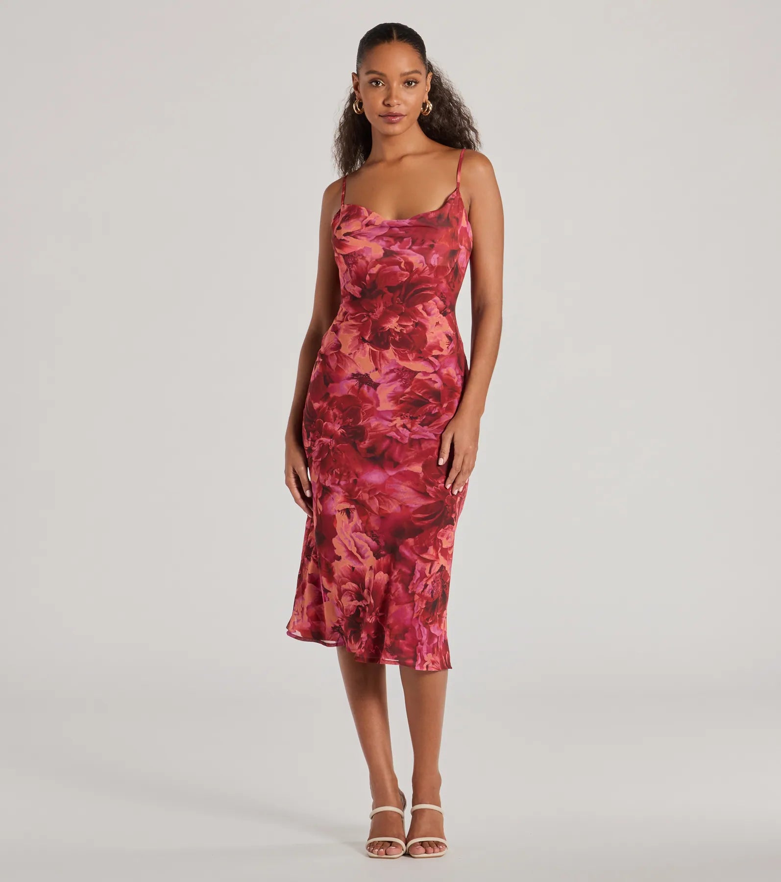 Midi dresses with embroidered accents for a unique and detailed designLooking Pretty In Floral Chiffon Midi Dress Midi dresses with embroidered accents for a unique and detailed designLooking Pretty In Floral Chiffon Midi Dress