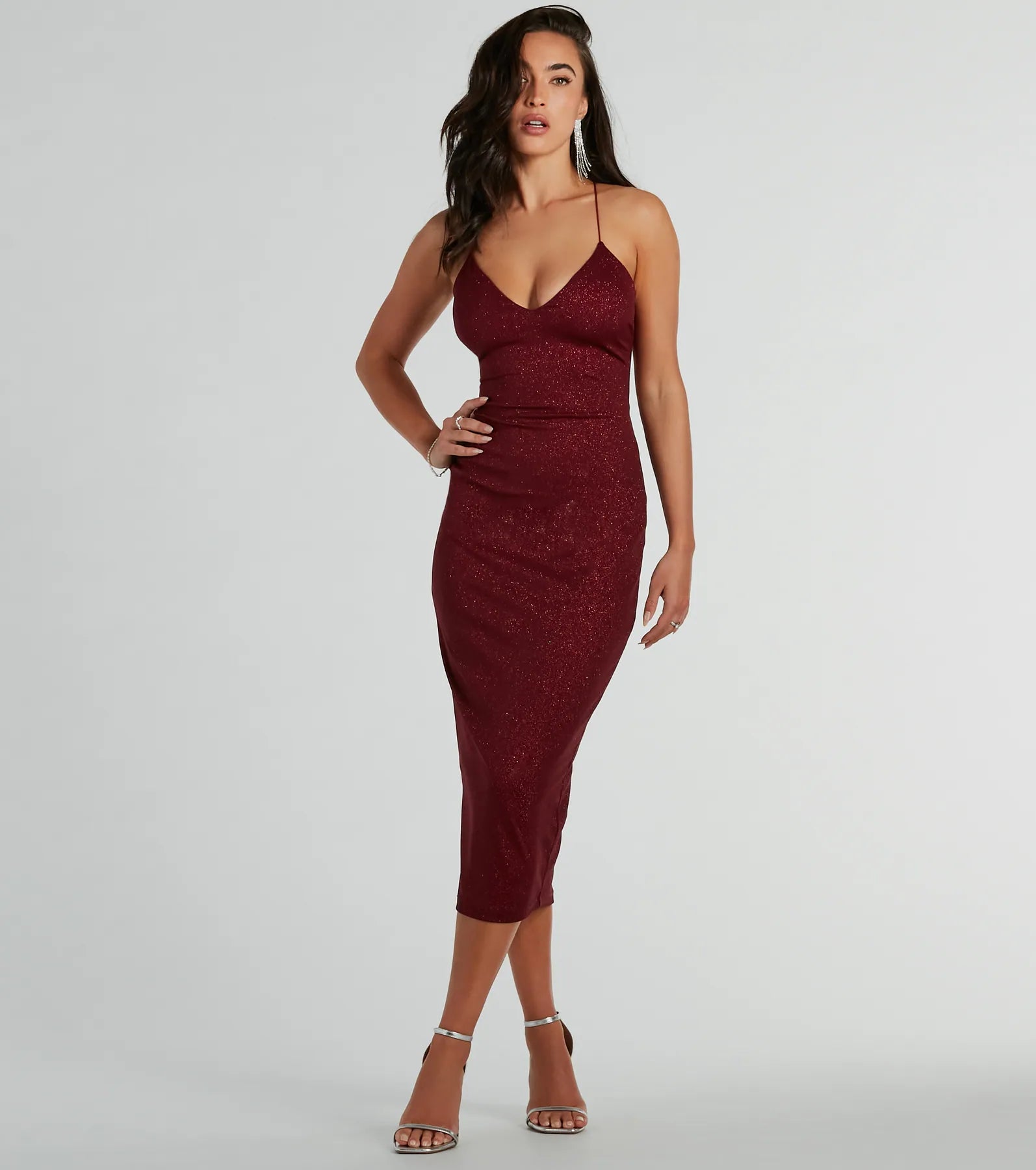 Midi dresses with keyhole backs for a flirty and unexpected detailLynn Strappy Back Glitter Midi Formal Dress Midi dresses with keyhole backs for a flirty and unexpected detailLynn Strappy Back Glitter Midi Formal Dress