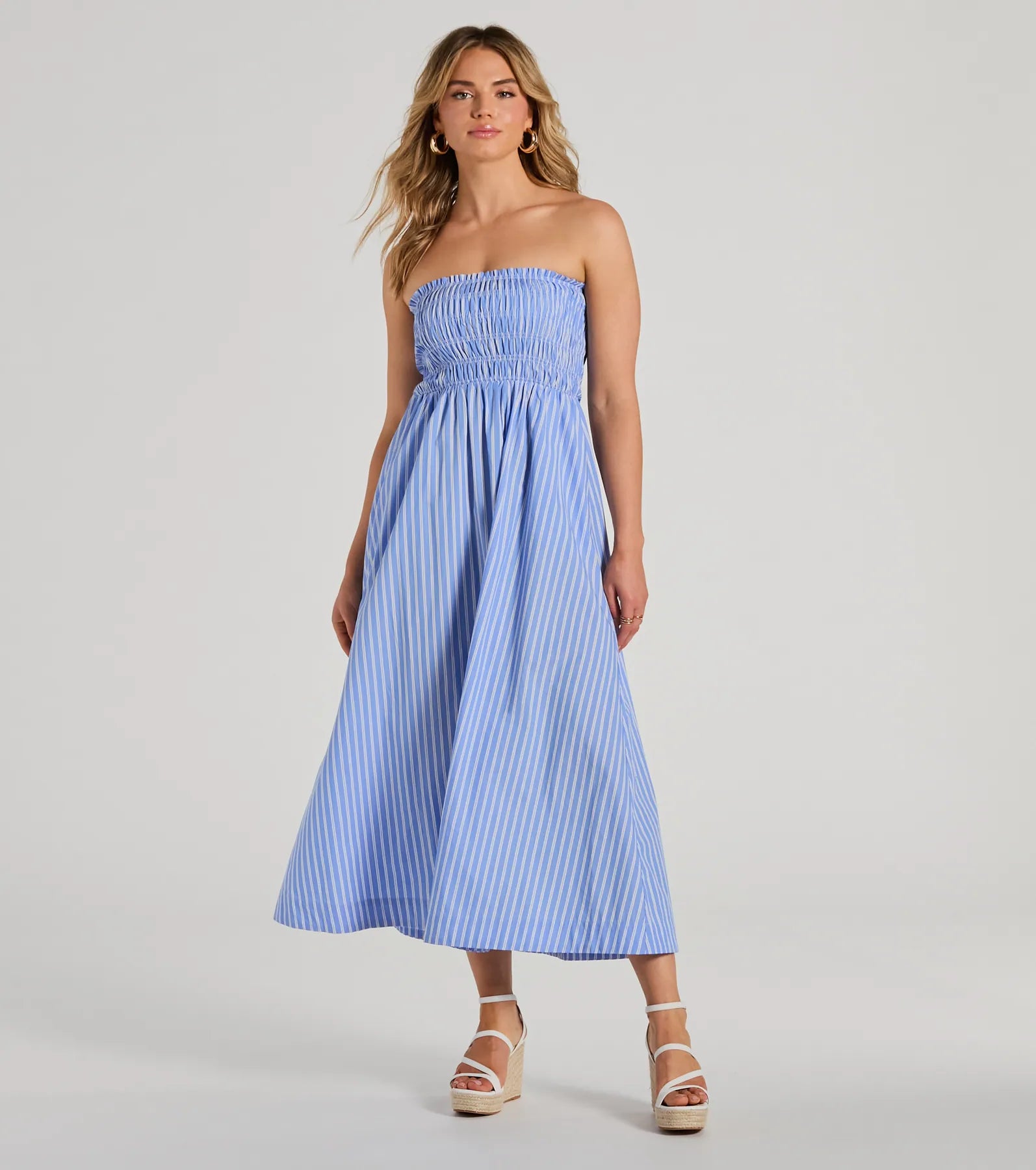 Midi dresses with printed lining for a hidden and stylish detailSignature Stripes Strapless A-Line Maxi Dress Midi dresses with printed lining for a hidden and stylish detailSignature Stripes Strapless A-Line Maxi Dress
