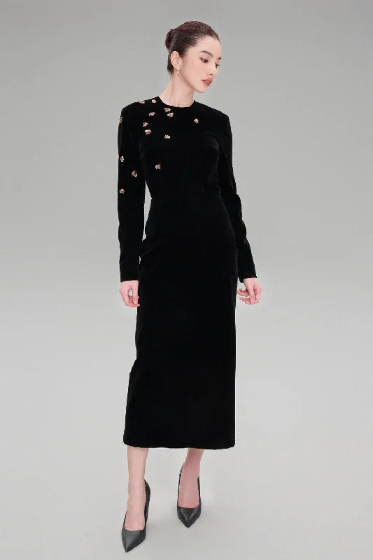 Midi dresses with ruched bodices for a feminine and fitted feelVanessa Sheath Long Sleeved Velvet Midi Dress Midi dresses with ruched bodices for a feminine and fitted feelVanessa Sheath Long Sleeved Velvet Midi Dress