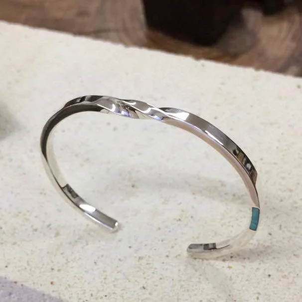 One Twist Band