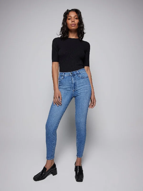 Denim Top with a Peplum Hem for a Flirty and Feminine LookSiren Skinny Ankle Union