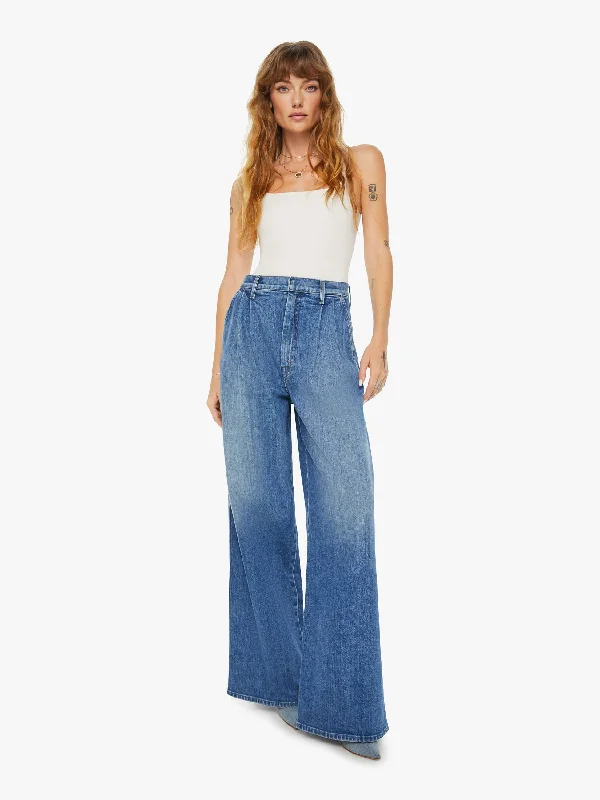 Sleeveless Denim Top for a Cool Summer LookClare V. x MOTHER The Pleated Belle Prep Heel - Playing In Paris Sleeveless Denim Top for a Cool Summer LookClare V. x MOTHER The Pleated Belle Prep Heel - Playing In Paris