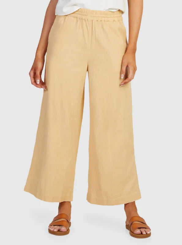 Women's pants for running Wide - leg women jeans for a modern and relaxed vibe Lekeitio Bay Beach Trousers - Beige Women's pants for running Wide - leg women jeans for a modern and relaxed vibe Lekeitio Bay Beach Trousers - Beige
