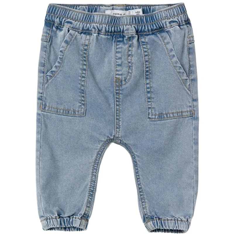 Women's pants for theme park visits Mom jeans for a nostalgic and casual look Name it Light Blue Denim Ben Jeans Women's pants for theme park visits Mom jeans for a nostalgic and casual look Name it Light Blue Denim Ben Jeans