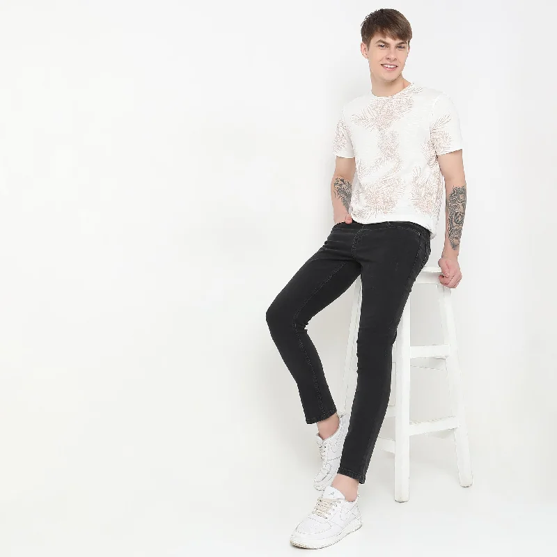 Women's pants for family gatherings Embroidered women jeans with intricate patterns Union of Denim® Origin Series Strtech Authentic Indigo Classic Stone Wash Comfort Skinny Crop Fit - Bestseller Women's pants for family gatherings Embroidered women jeans with intricate patterns Union of Denim® Origin Series Strtech Authentic Indigo Classic Stone Wash Comfort Skinny Crop Fit - Bestseller