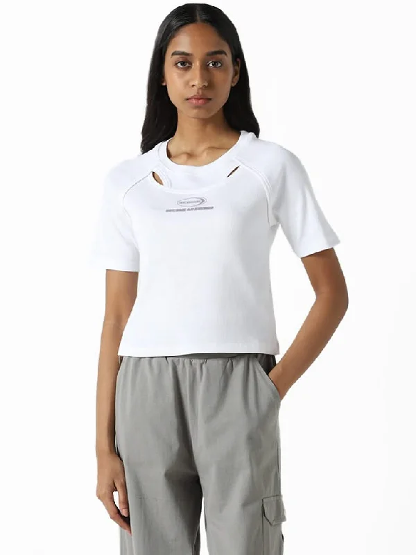 Women's linen summer pants High - rise flare women jeans for a 70s - inspired look Studiofit Plain White Cut-Out Cotton Blend Crop T-Shirt Women's linen summer pants High - rise flare women jeans for a 70s - inspired look Studiofit Plain White Cut-Out Cotton Blend Crop T-Shirt