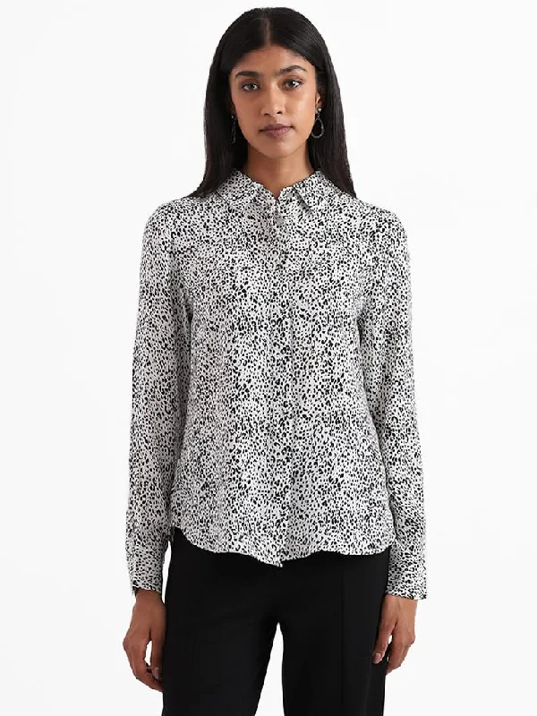 Women's pants with wrinkle - resistant material Cargo women jeans with multiple pockets for added functionality Wardrobe White Cheetah Printed Shirt Women's pants with wrinkle - resistant material Cargo women jeans with multiple pockets for added functionality Wardrobe White Cheetah Printed Shirt