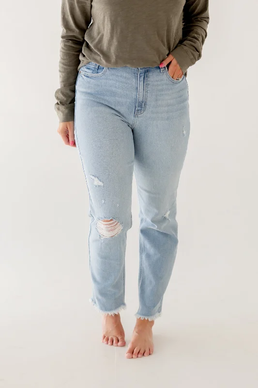 Women's pants for skiing Stretch women jeans for enhanced mobility and comfort Alina High Rise Mom Jean | Light Denim