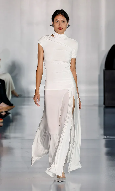 Maxi dresses with thin spaghetti straps for a delicate and feminine feelSERAPHINA ASYM DRESS - WHITE Maxi dresses with thin spaghetti straps for a delicate and feminine feelSERAPHINA ASYM DRESS - WHITE