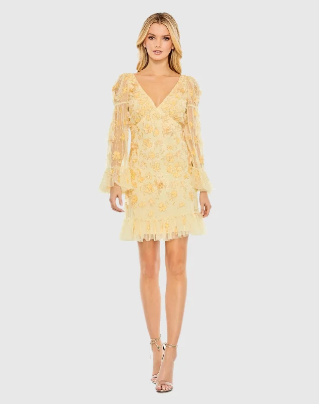 Mini dresses with gathered skirts for a voluminous effectFloral Embellished Long Sleeve Ruffled Hem Dress Mini dresses with gathered skirts for a voluminous effectFloral Embellished Long Sleeve Ruffled Hem Dress