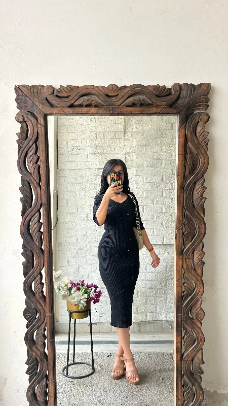 Bodycon dress with a metallic finish​Black beauty 32-34 bust/41