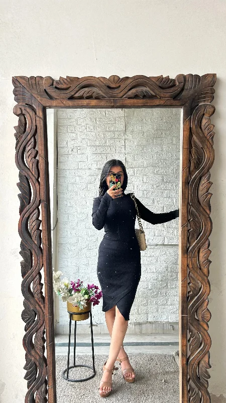 Bodycon dress with a scalloped edge​Black beauty 32 bust/l:34