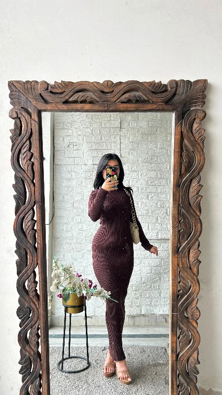 Bodycon dress with a button - down front​Cute dress thrifted 34-36 bust/l:49