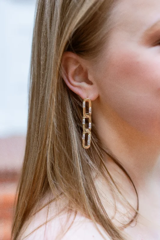Long - sleeved wedding guest dresses in velvet for a winter weddingGold Plated Chain Link Linear Earrings Long - sleeved wedding guest dresses in velvet for a winter weddingGold Plated Chain Link Linear Earrings