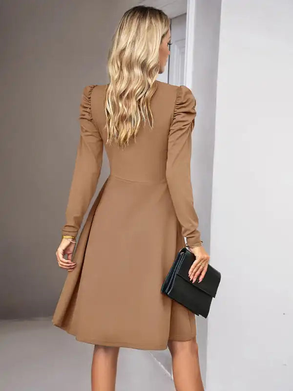 Cocktail dresses with a cut - out detail and a body - con fitLadies Fashion Elegant Solid Color V-neck Long Sleeve Dress Cocktail dresses with a cut - out detail and a body - con fitLadies Fashion Elegant Solid Color V-neck Long Sleeve Dress