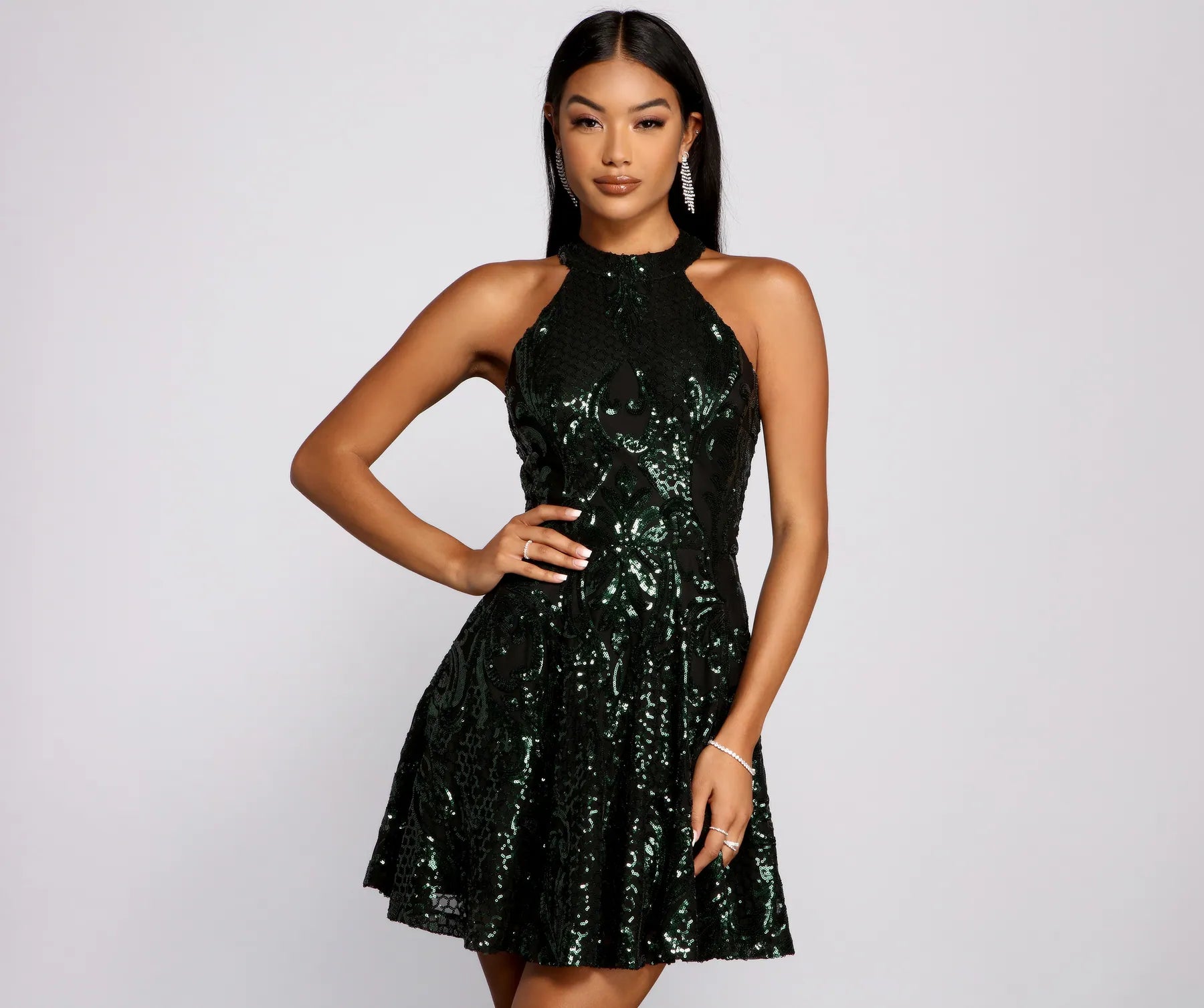 Cocktail dresses with a pleated skirt and a square necklineMichelle Sequin Mesh Party Dress Cocktail dresses with a pleated skirt and a square necklineMichelle Sequin Mesh Party Dress